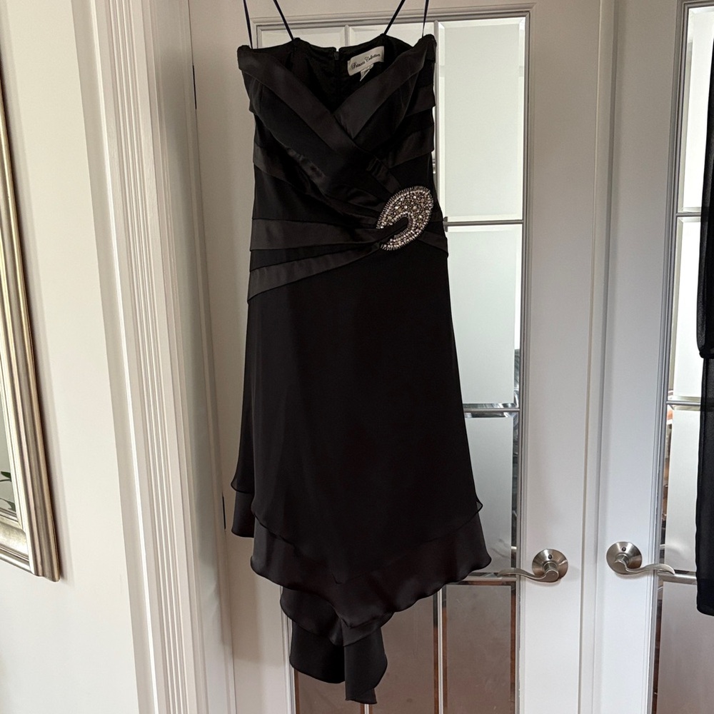 Chic Strapless Black Dress with Embellishment